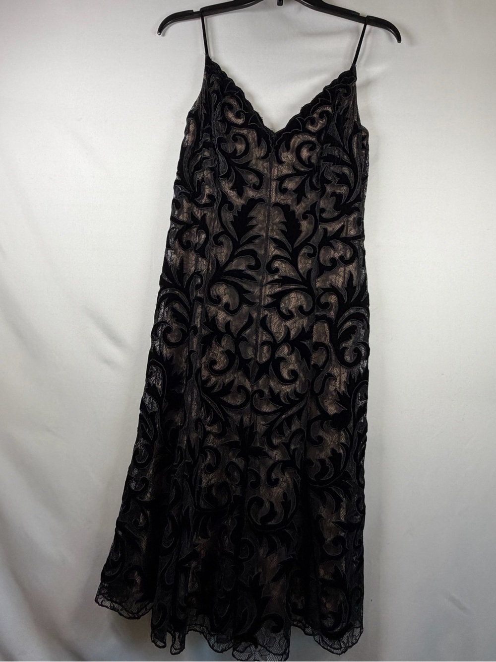 Carmen Marc Valvo Signature Size 6 Black Velvet Lace Midi Cocktail Dress